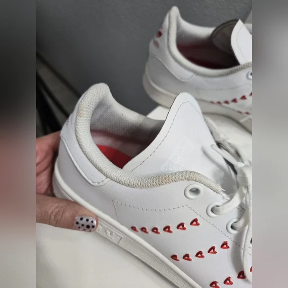 Adidas Stan Smith Valentines Day Sneakers - Picture 4 of 16